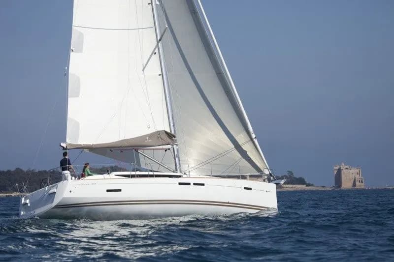 Boat - 13.34m Breege Sailing Yacht Jeanneau Sun Odyssey 439 Hire