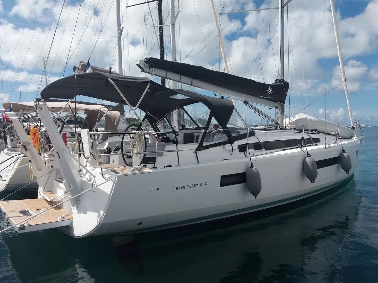 Tekne - Le Marin Kiralık 4 Kabinli 13.39m Yelkenli Yat