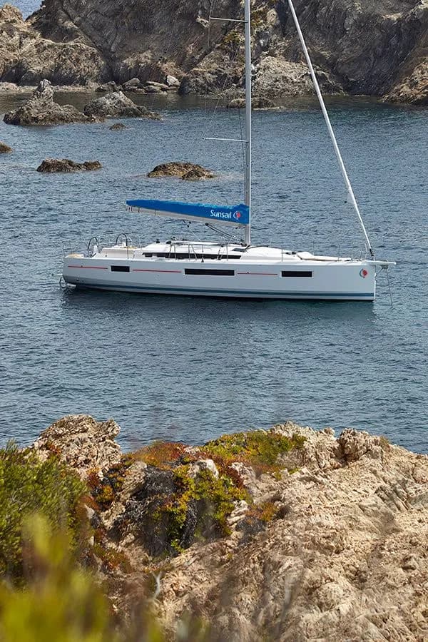 Boat - Rent a 13.39m Sailing Yacht in Uturoa