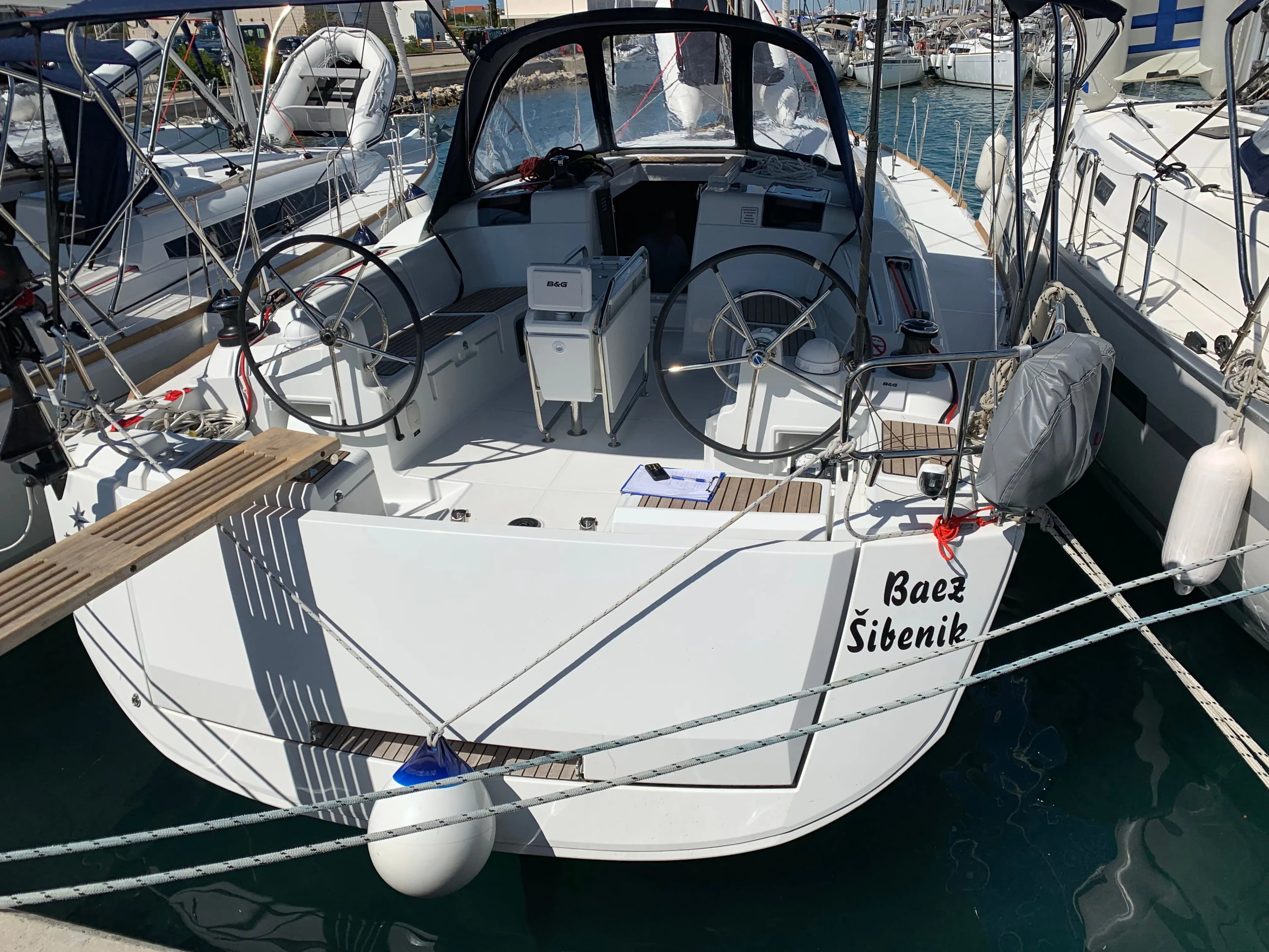 Boat - Explore Sukosan on a 13.34m 4 Cabin Sailing Yacht Rental