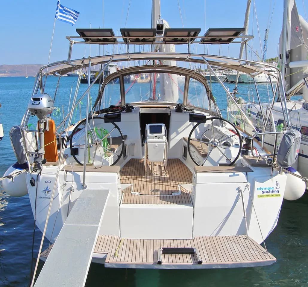 Boot - Charter a 13.34m 4 Cabin Sailing Yacht in Lavrion