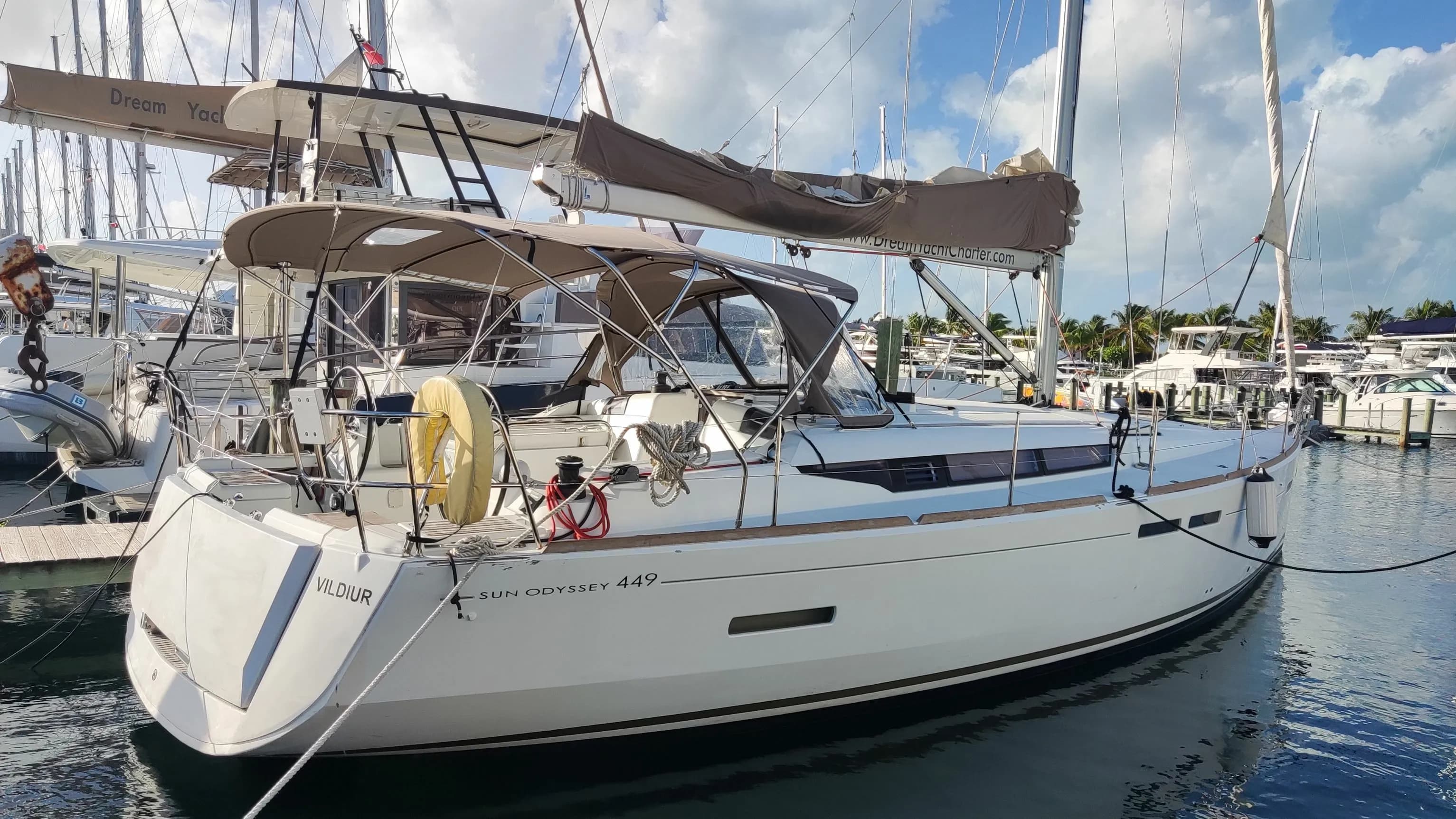 Boat - Rent a 13.76m Jeanneau Sun Odyssey 449 in Palm Cay