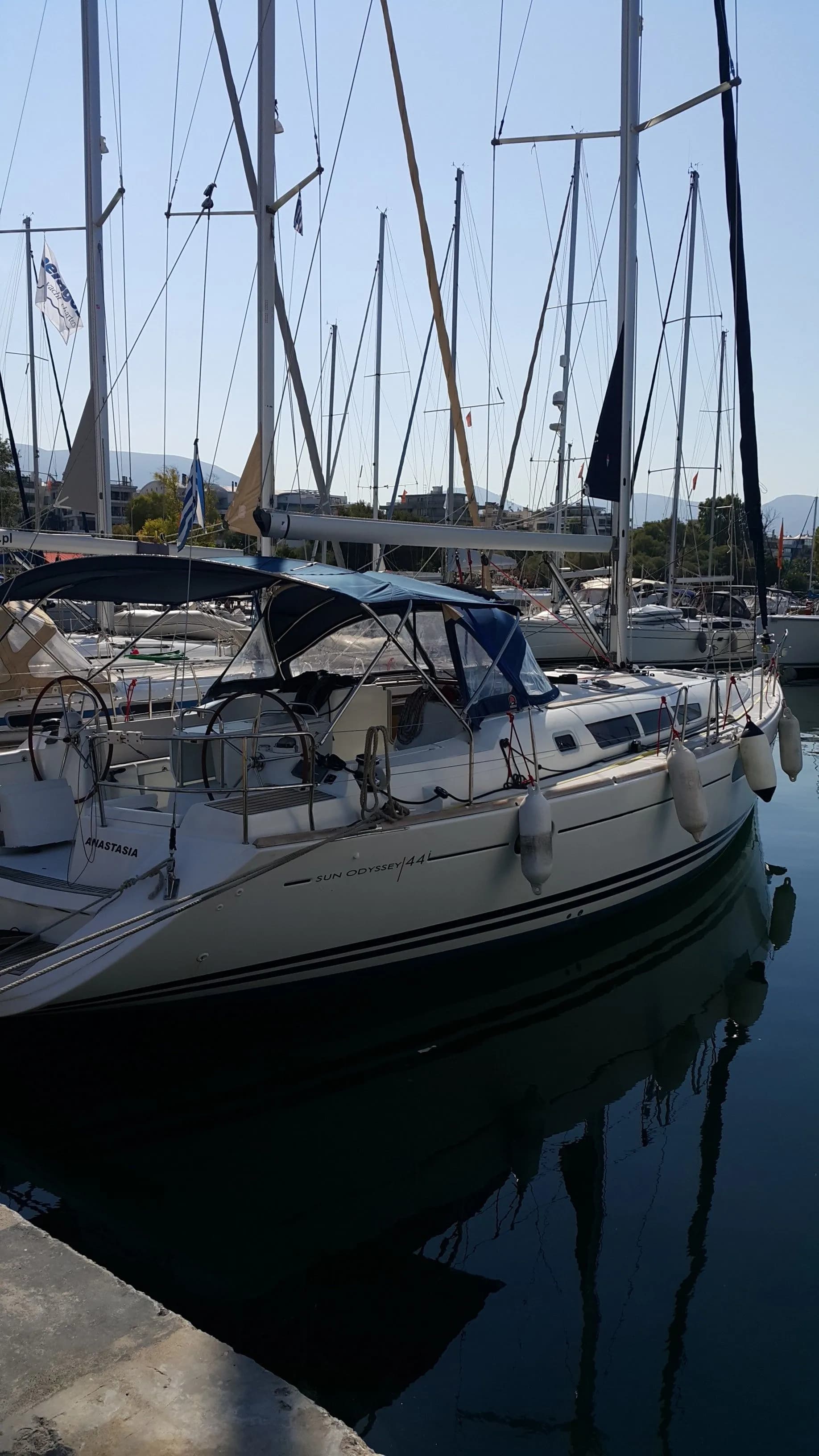 Boat - Explore Athens on a 13.7m 4 Cabin Sailing Yacht Rental