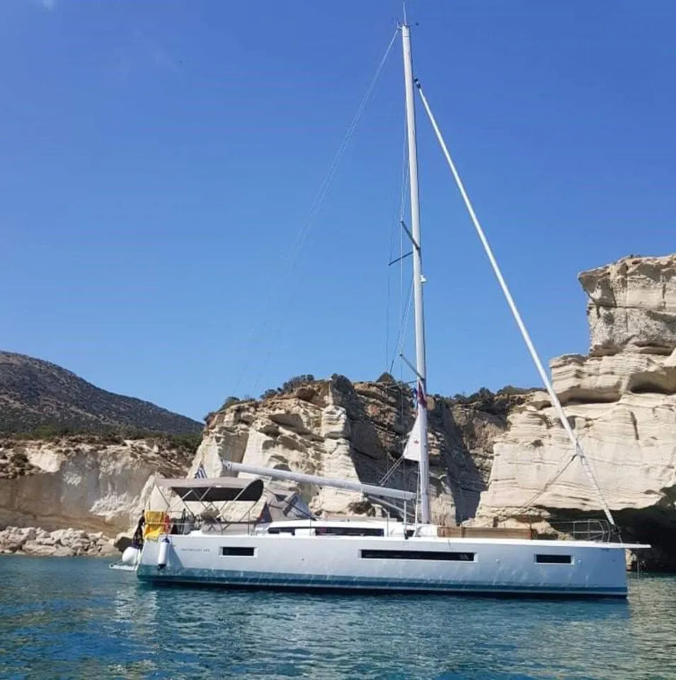 Boat - Rent a 14.42m Jeanneau Sun Odyssey 490 in Athens