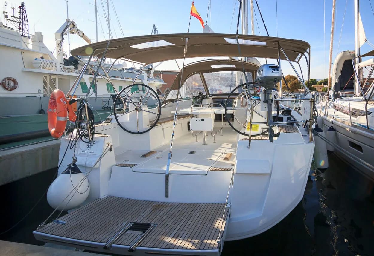 Tekne - Palma de Mallorca 15.75m Kiralık 5 Kabinli Yelkenli Yat