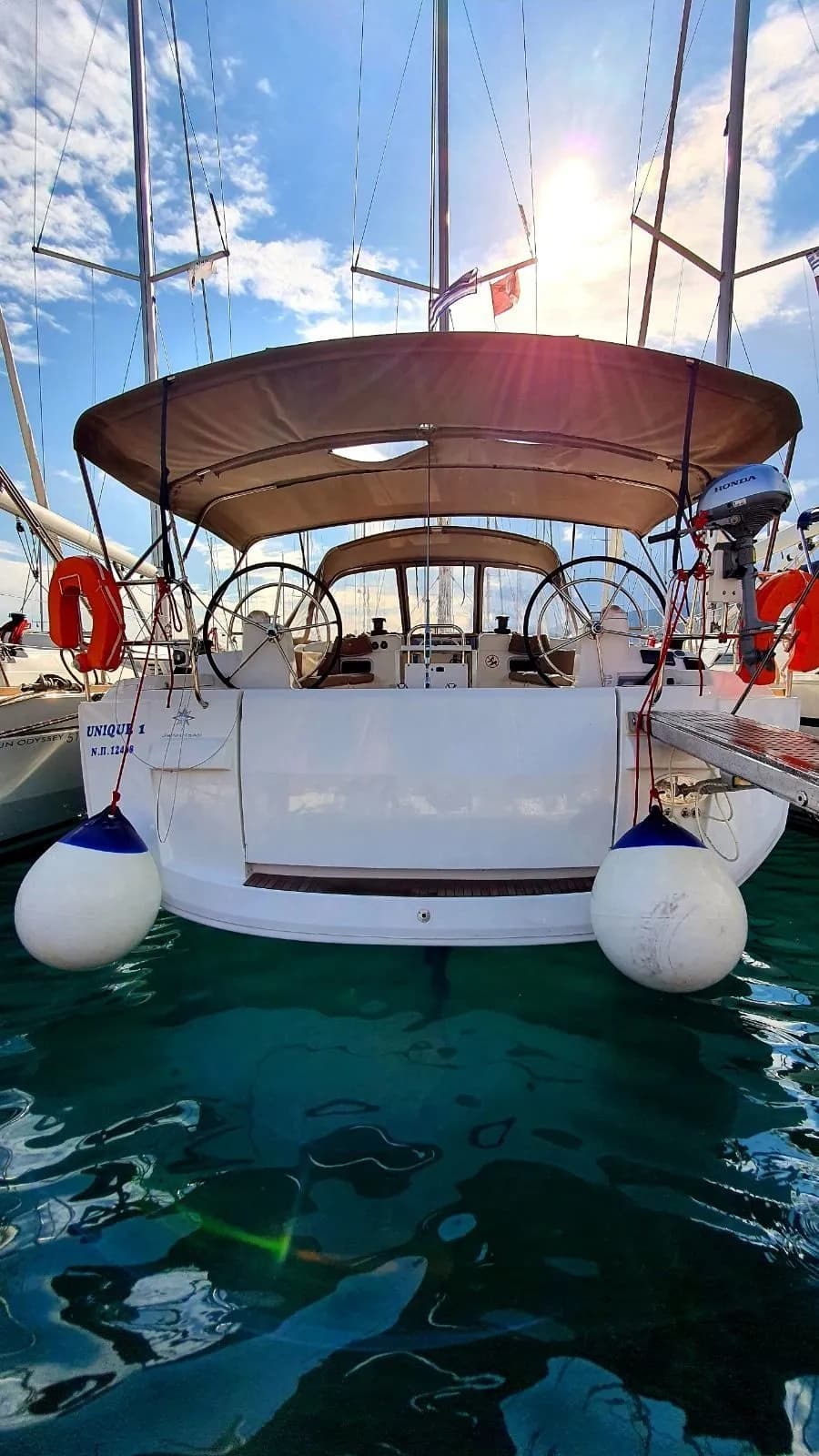 Boot - Charter a 15.38m Sailing Yacht Jeanneau Sun Odyssey 519 in Athens