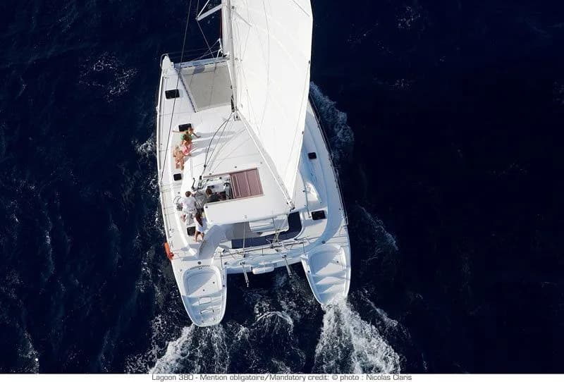 Boat - Rent a 11.5m Catamaran Lagoon 380 in Hyeres