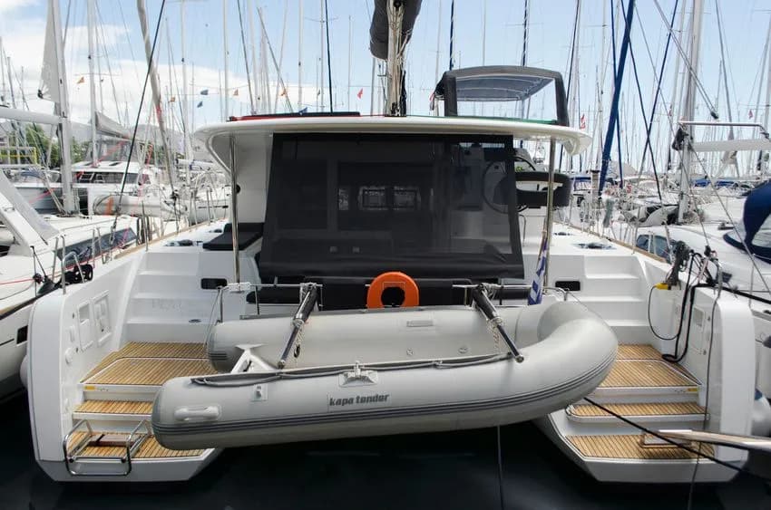 Boat - Charter a 11.75m Catamaran Lagoon 40 in Athens