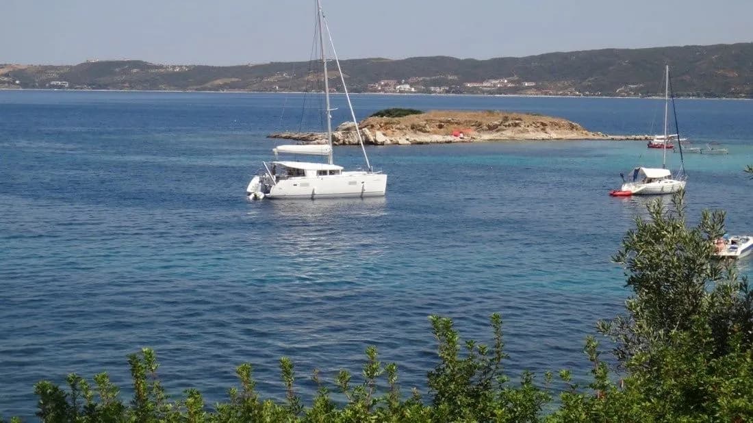Boot - Charter a 11.97m Catamaran in Nikiti
