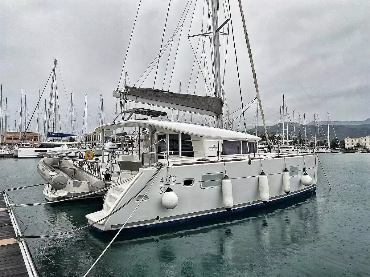 Tekne - Lefkada 12.6m Kiralık Katamaran Lagoon 400 S2