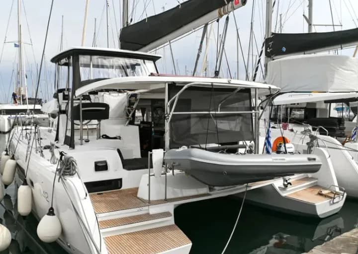 Boat - 12.8m Athens Lagoon 42 Hire