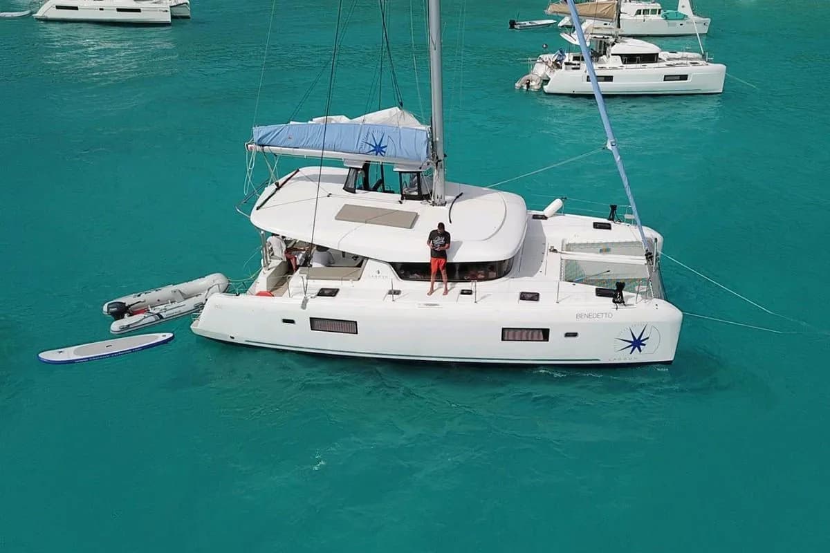Boat - 12.8m Marsh Harbour Catamaran Hire