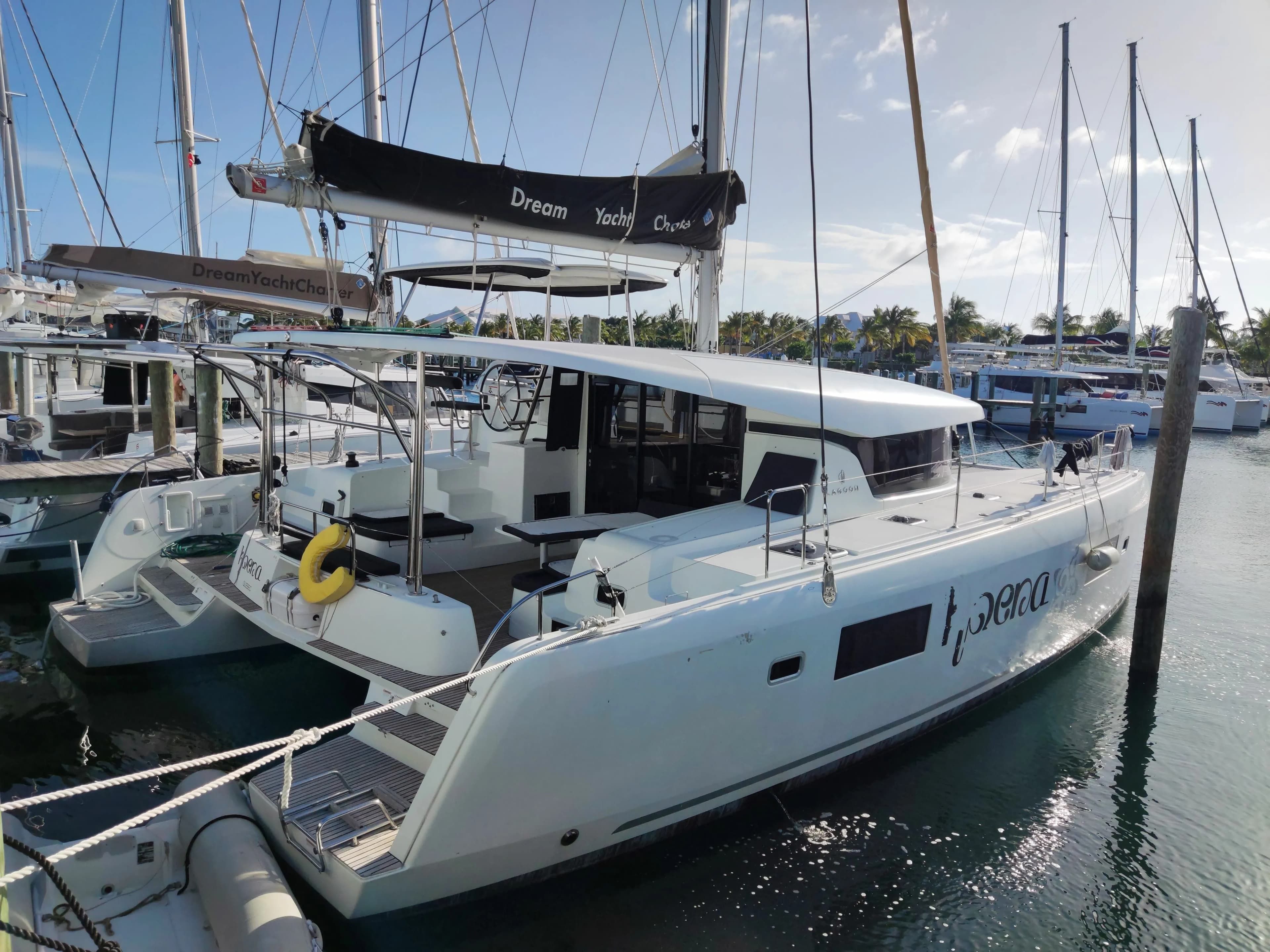 Boat - Charter a 12.8m Lagoon 42 Catamaran in Palm Cay