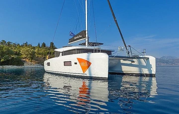Boot - 12.8m Preveza Catamaran Hire