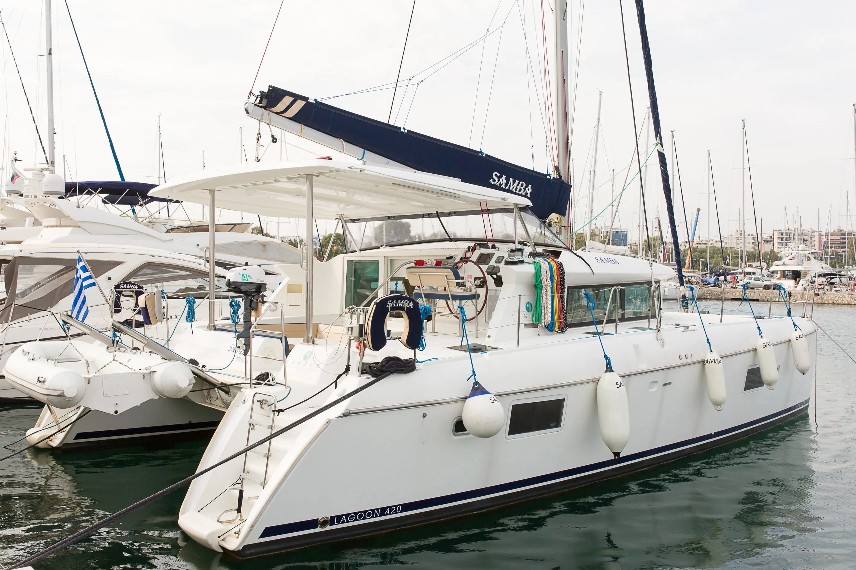 Tekne - Atina 12.49m Kiralık Katamaran Lagoon 420