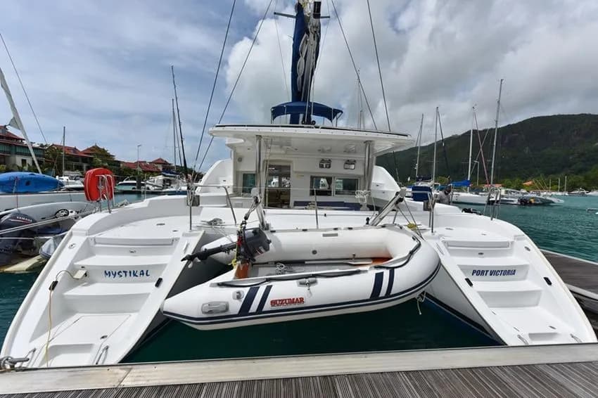 Tekne - Eden Island 13.61m Kiralık Katamaran Lagoon 440