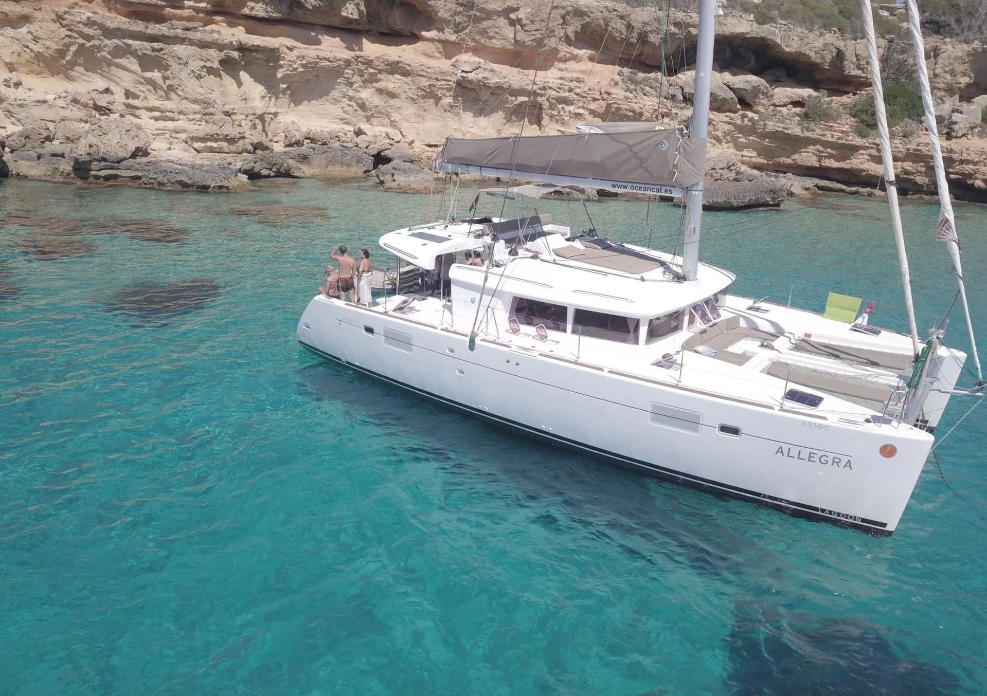 Tekne - Sant Antoni de Portmany 13.96m Kiralık Katamaran Lagoon 450 F