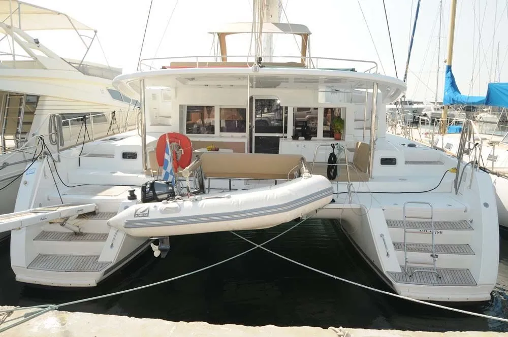 Boot - Explore Athens on a 13.96m Rental Catamaran Lagoon 450 F