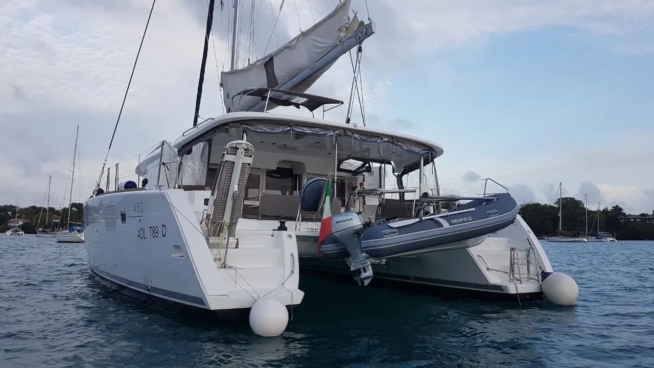 Лодка - 13.96м аренда Lagoon 450 F в Кастильончелло