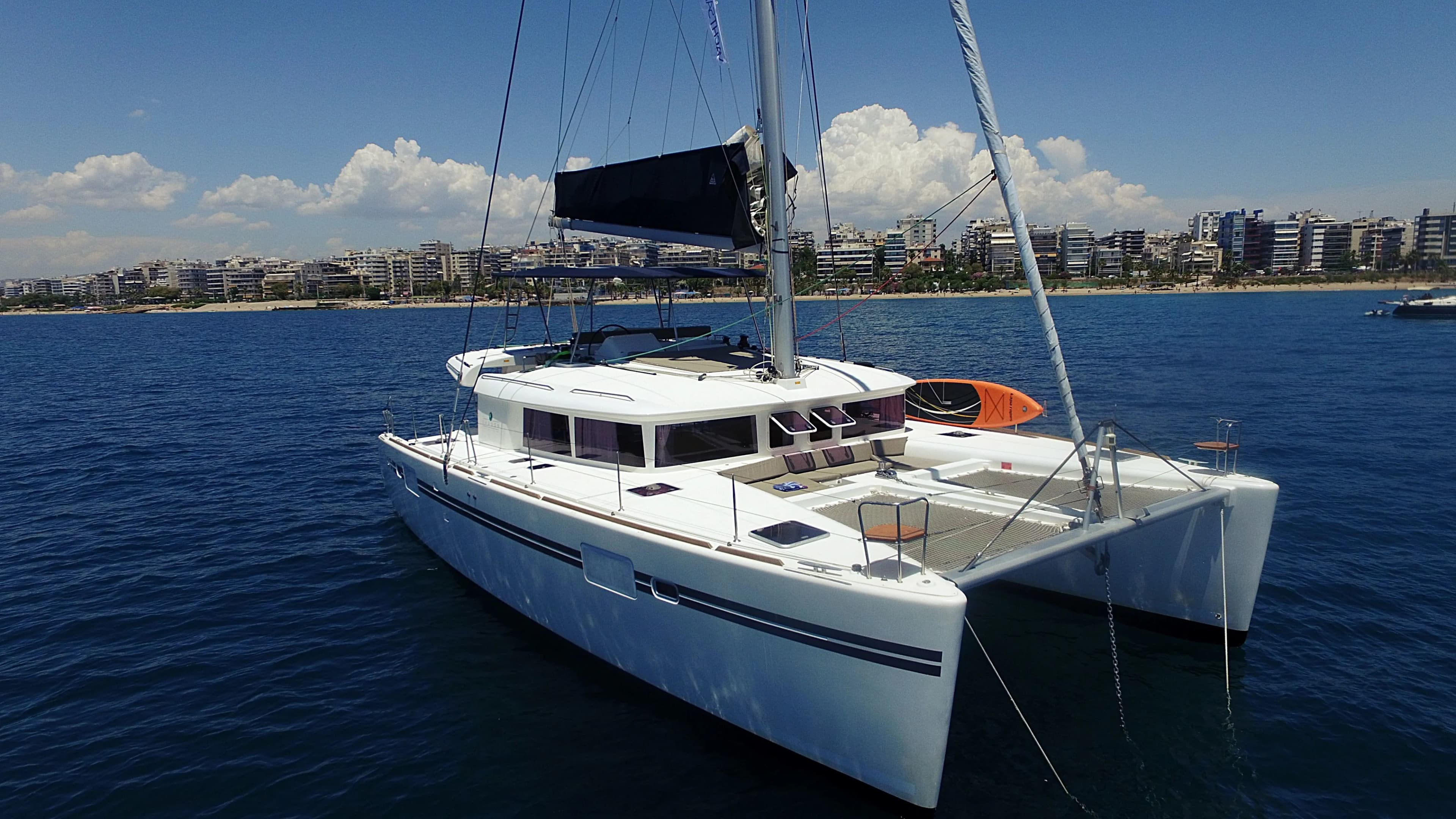 Boot - 13.96m Athens Lagoon 450 F Catamaran Hire