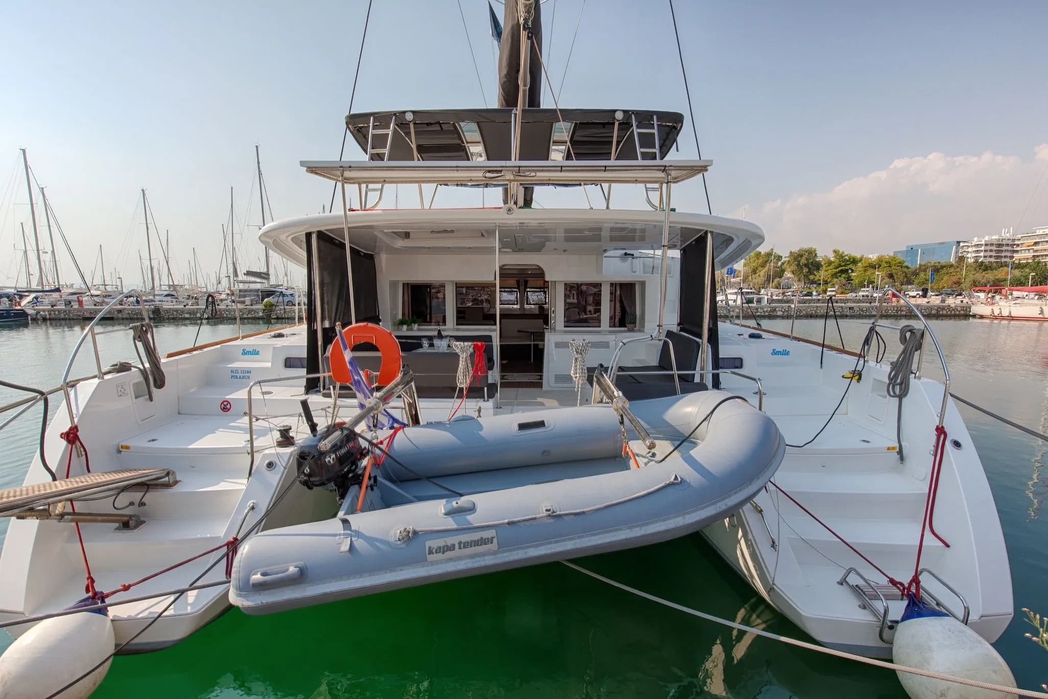 Boot - 13.96m Athens Catamaran Hire