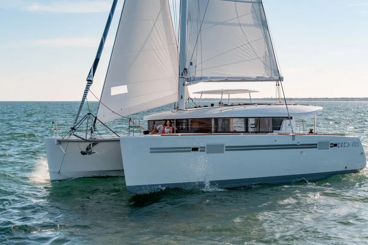 Tekne - Eden Island 13.96m Kiralık 4 Kabinli Katamaran
