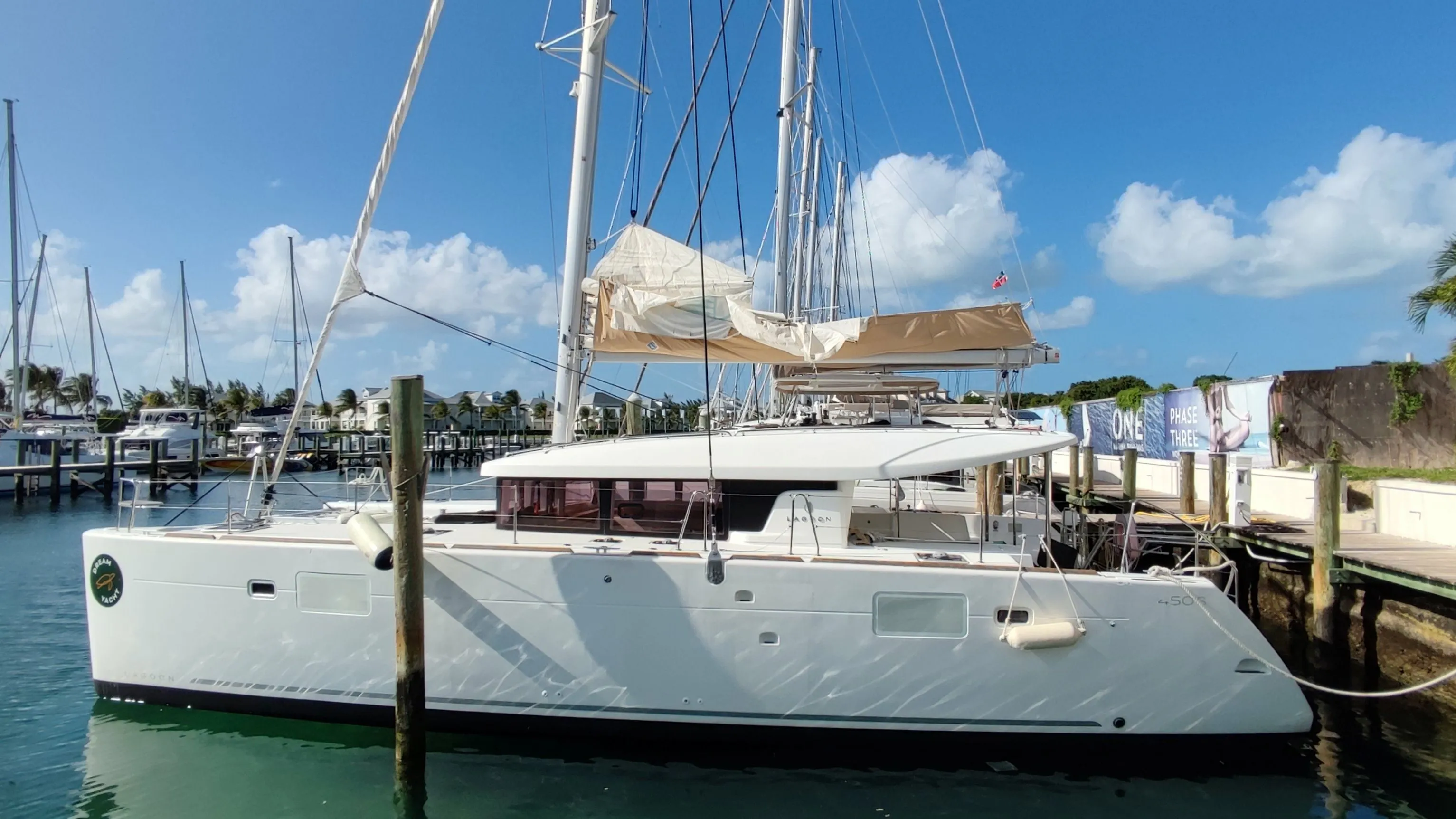 Boat - Rent a 13.96m Lagoon 450 S in Marsh Harbour