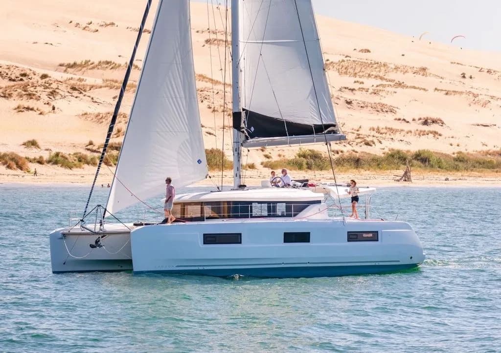 Tekne - Tortola 13.99m Kiralık Lagoon 46