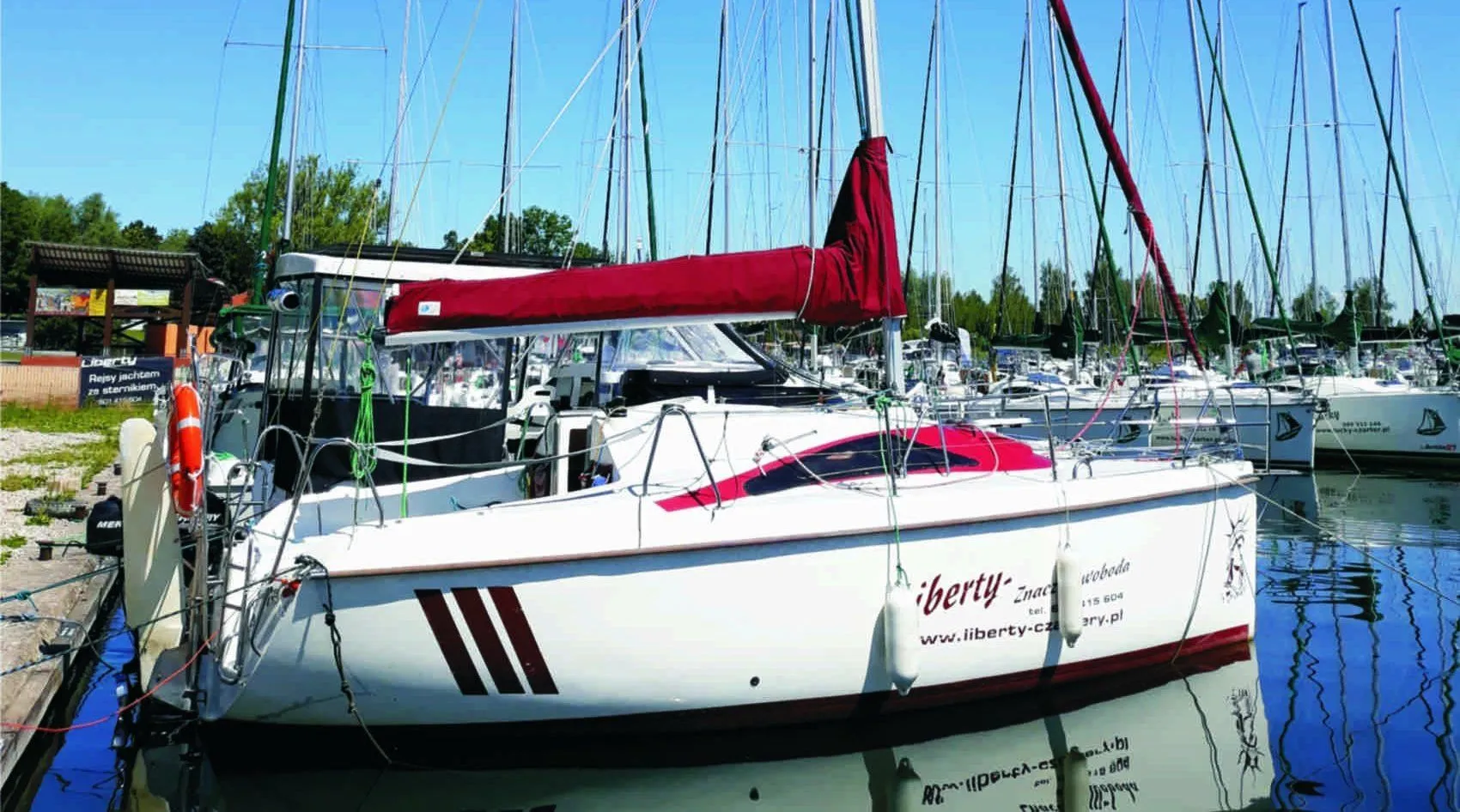 Boat - Explore Wilkasy on a 7.3m Laguna 730 Sailing Yacht Rental