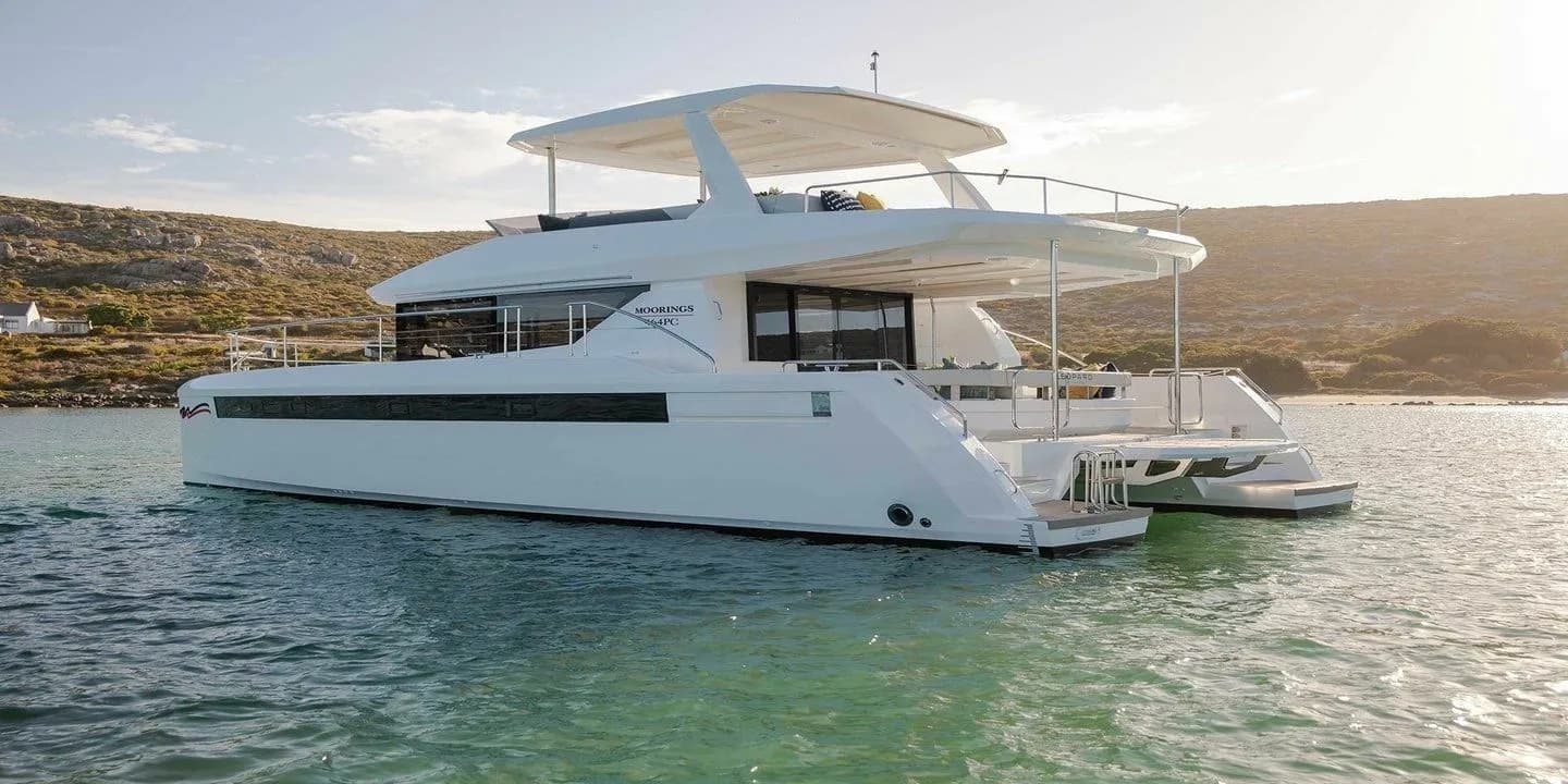 Boat - 14.06m Palm Cay Power Catamaran Hire