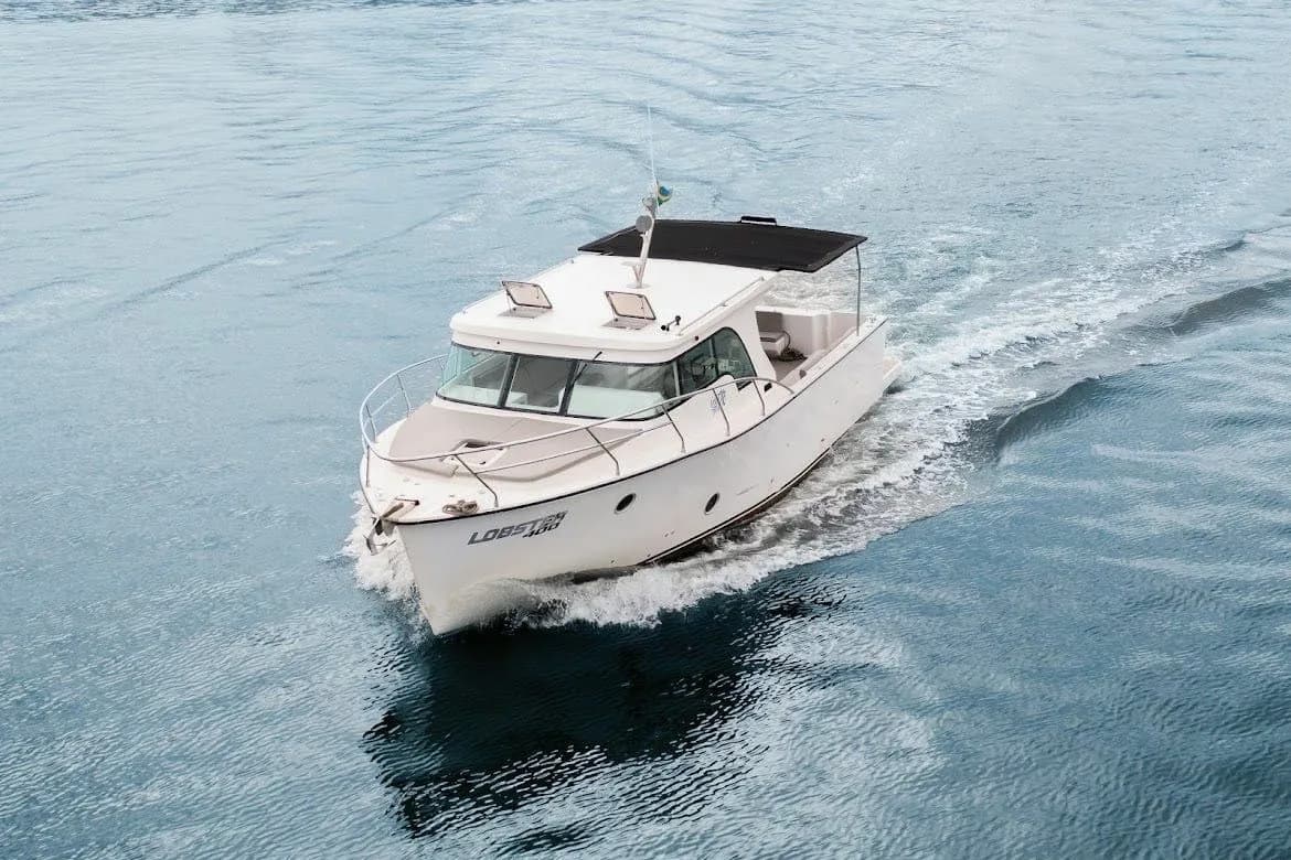 Boat - Rent a 12.2m Lobster 400 in Rio de Janeiro