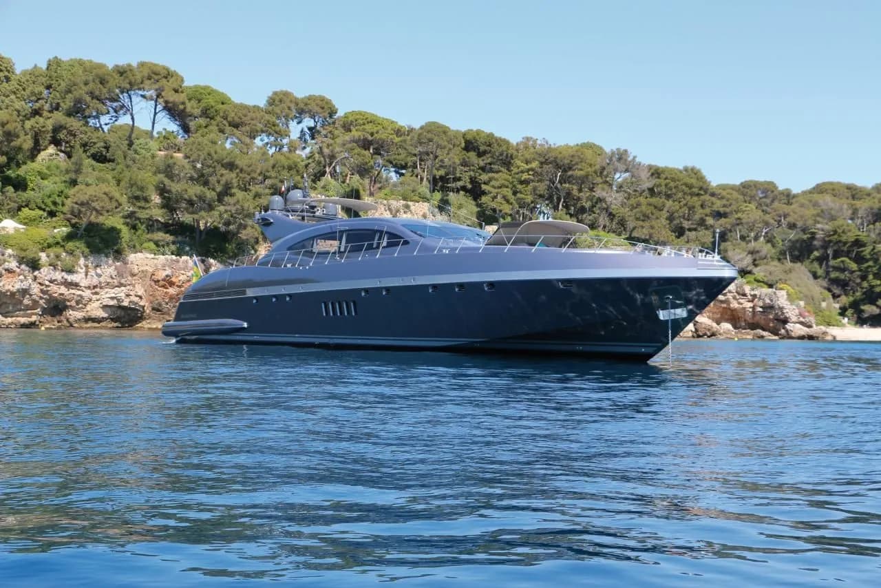 Boat - Explore Cannes on a 33.48m Rental Motor Yacht Mangusta 108