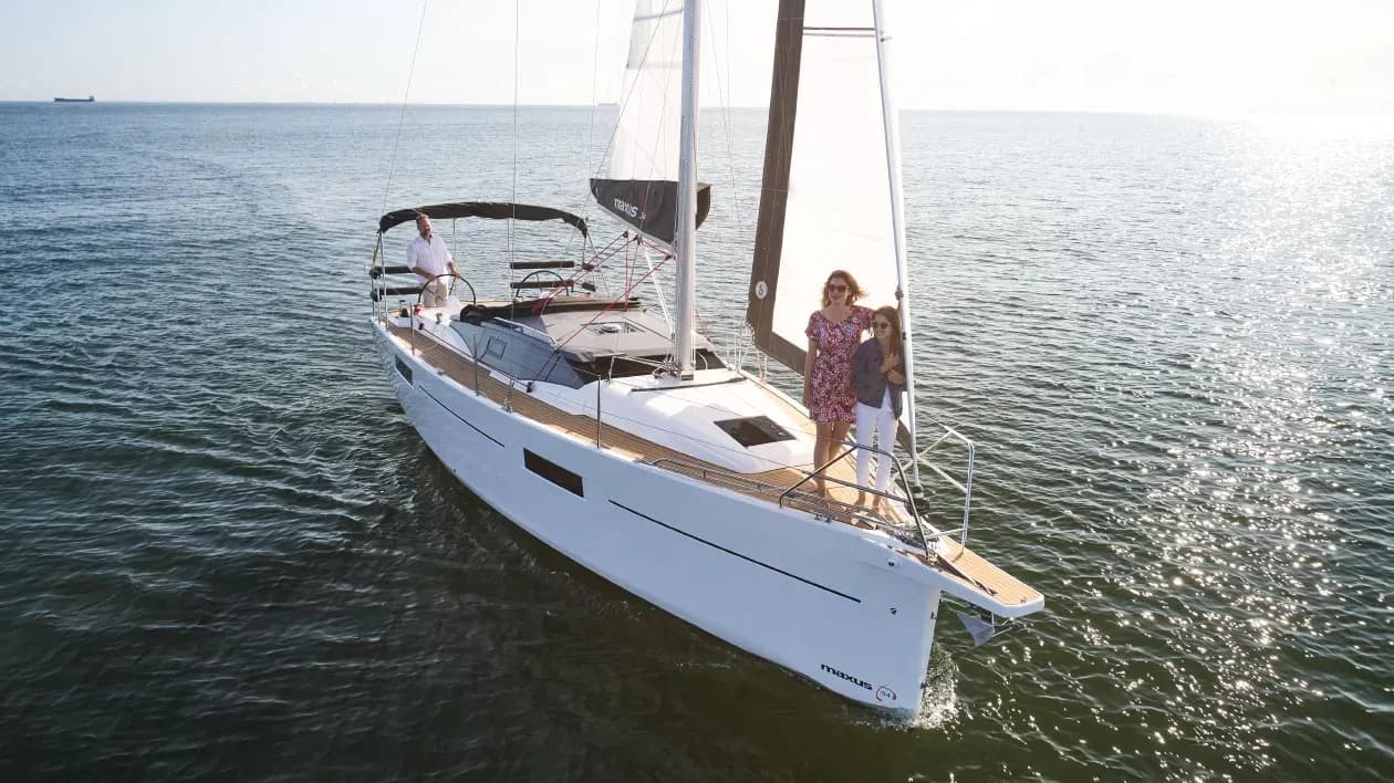 Boat - Explore Gizycko on a 11.34m Rental Boat
