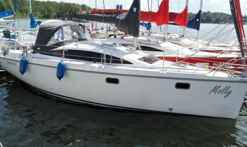 Boat - Explore Gizycko on a 9.46m Rental Boat