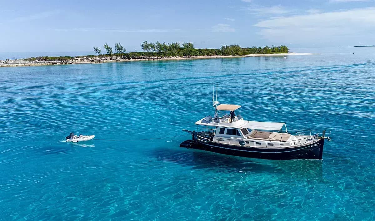 Boat - Charter a 15.95m 3 Cabin Motor Yacht in Downtown Nassau
