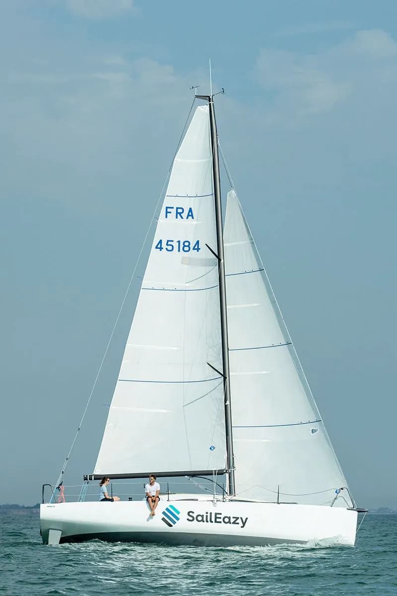 Boat - Rent a 9.98m MMW 33 Sailing Yacht in La Rochelle