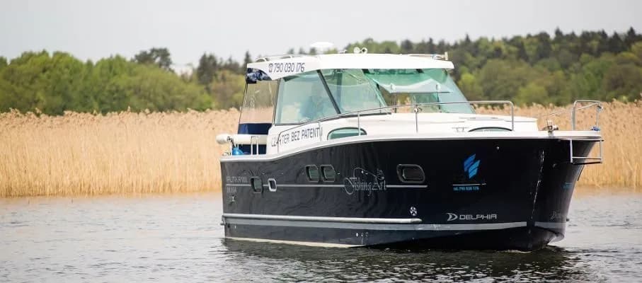 Boat - Explore Wilkasy on a 10.5m Rental Nautica 1000