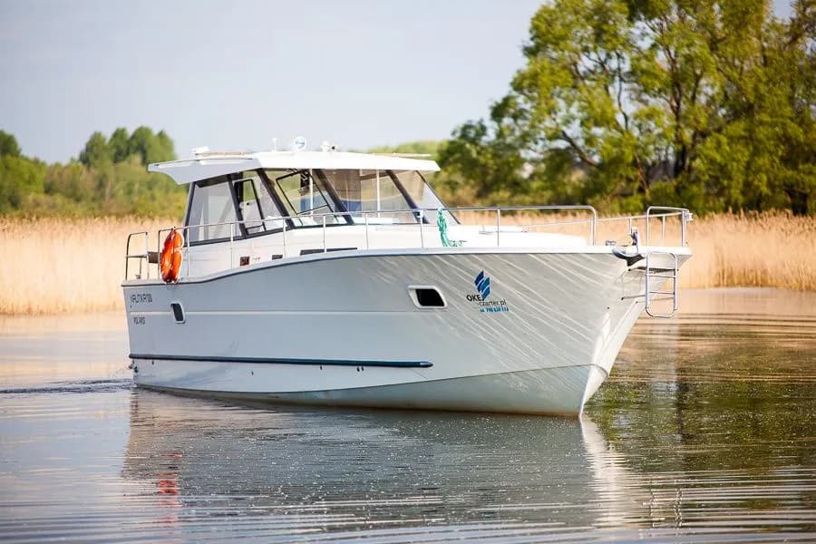 Boat - Charter a 13.5m Motor Yacht Nautica 1300 in Wilkasy
