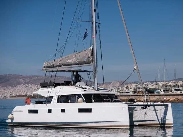 Boot - Charter a 13.79m Catamaran in Athens