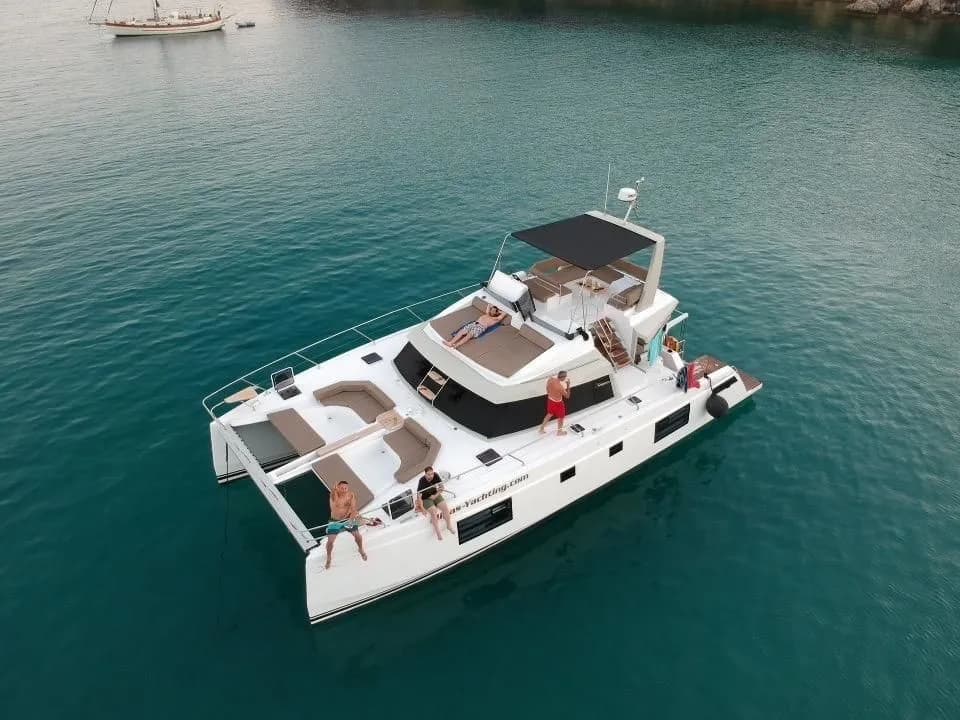 Boot - Charter a 14.5m Power Catamaran in Lefkada