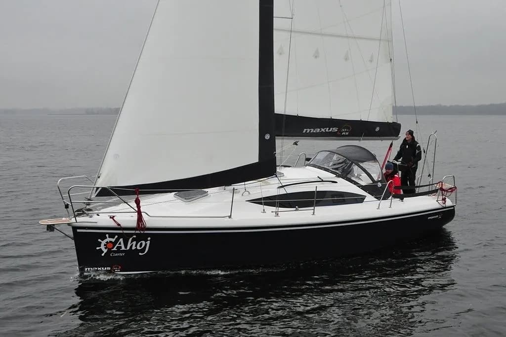 Boat - Rent a 10.45m Northman Maxus 33.1 in Węgorzewo