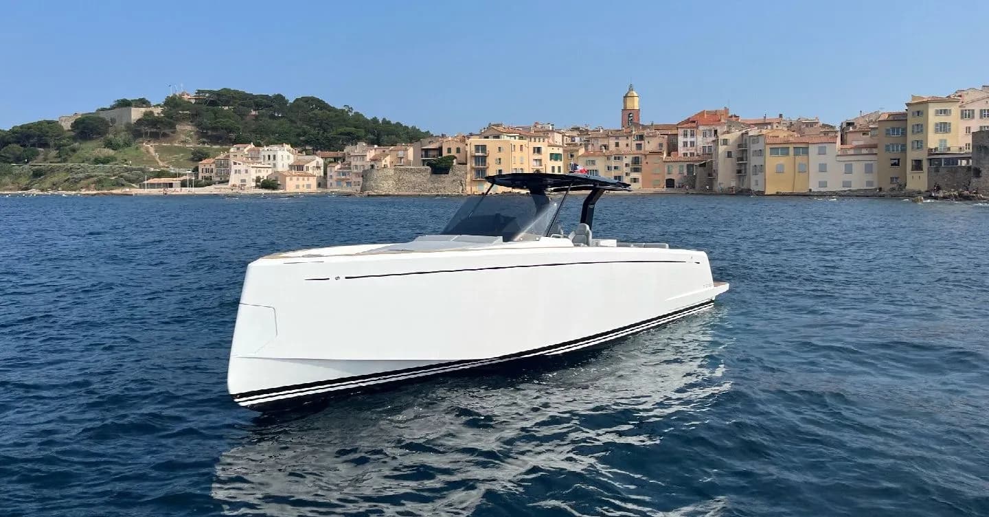 Boot - 11.9m Grimaud Pardo 38 Motor Yacht Hire