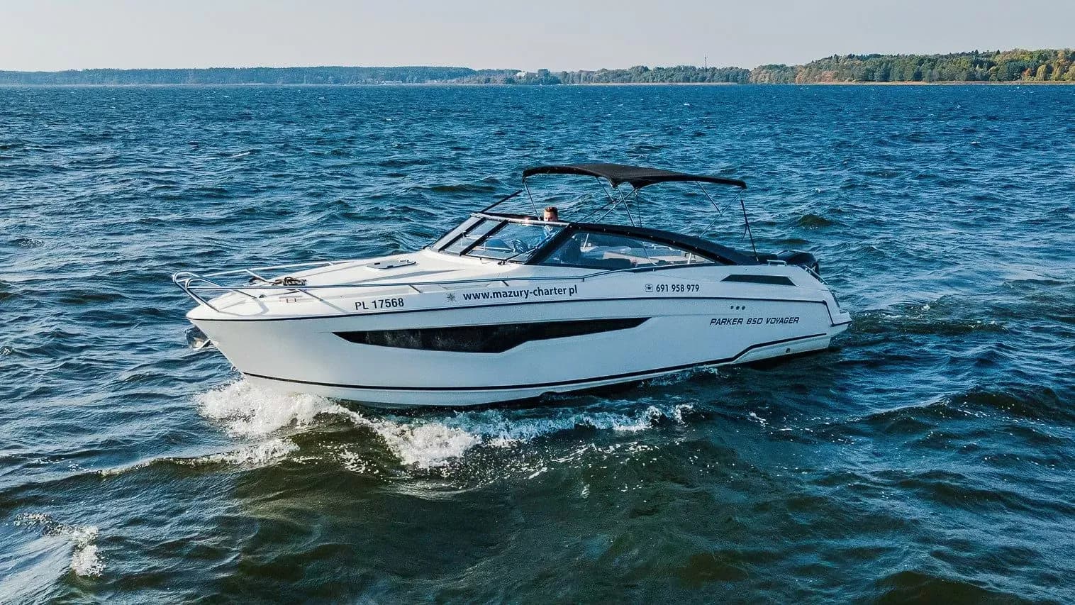 Boat - Rent a 8.74m Motor Yacht Parker 850 Voyager in Gizycko