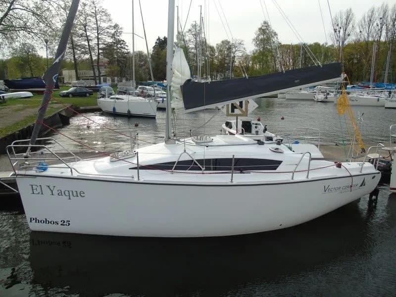 Boat - Charter a 7.92m Sailing Yacht in Gizycko
