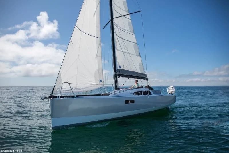 Boat - Charter a 9.14m Pogo 30 in La Rochelle