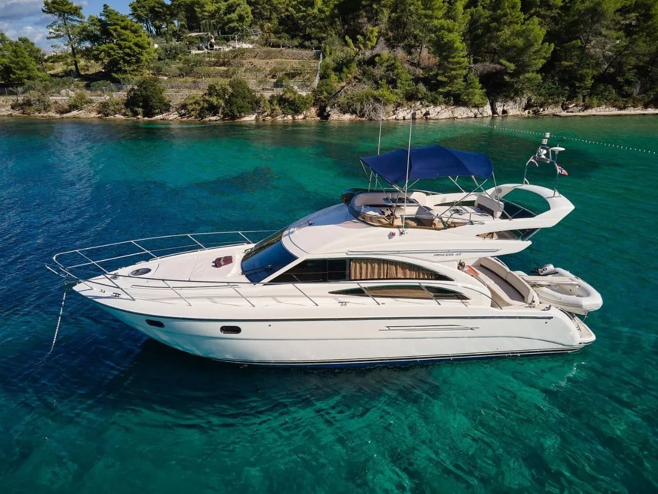 Boat - Rent a 13.05m Motor Yacht Princess 42 Fly in Podstrana