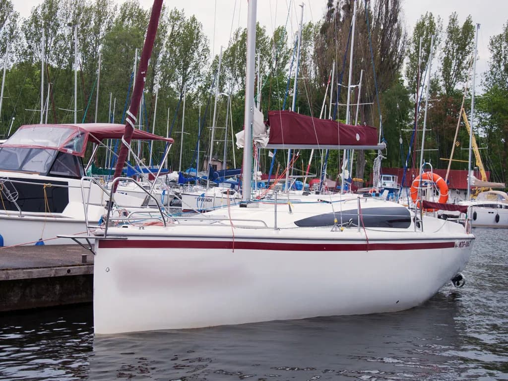 Boat - Charter a 8.23m Raptor 27 Sailing Yacht in Gizycko