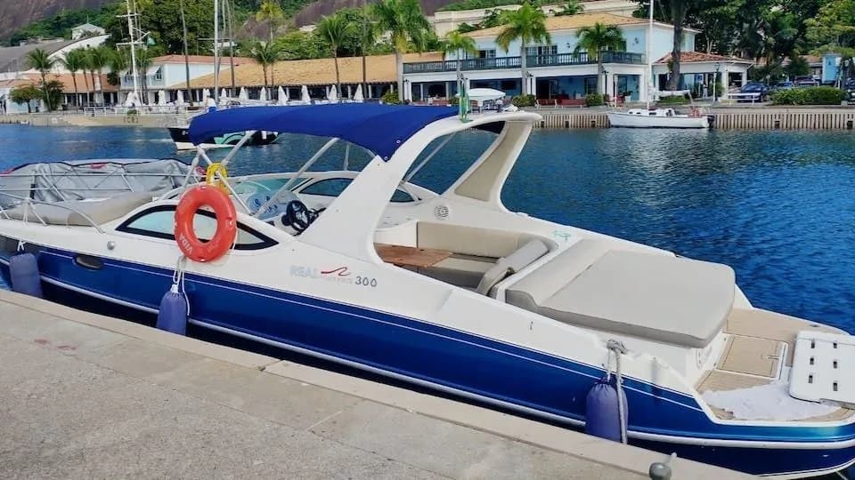 Boat - 9m Rio de Janeiro Motor Yacht Real Class 300 Hire