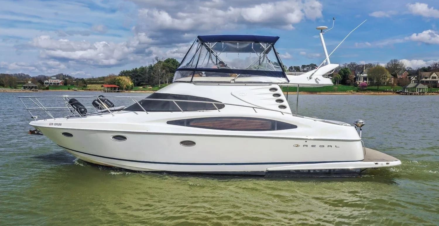 Boat - 12.5m Cartagena de Indias Regal 40 Hire