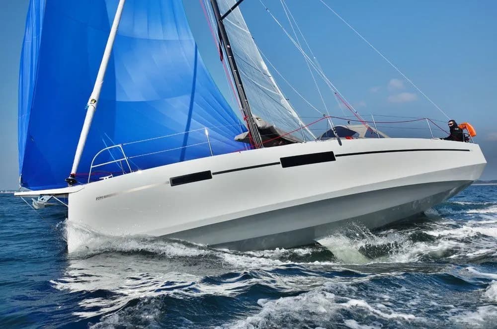Boat - 10.69m La Trinite-sur-Mer RM 10.70 Sailing Yacht Hire